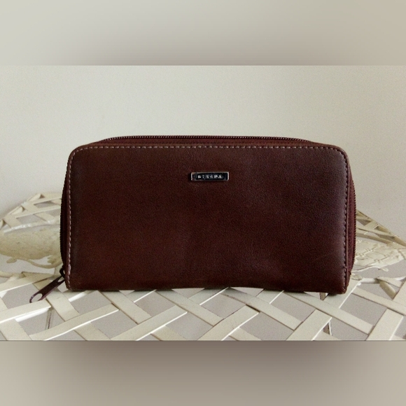 Wallets, Change Purse and Credit Card Holder - Picture 2 of 5
